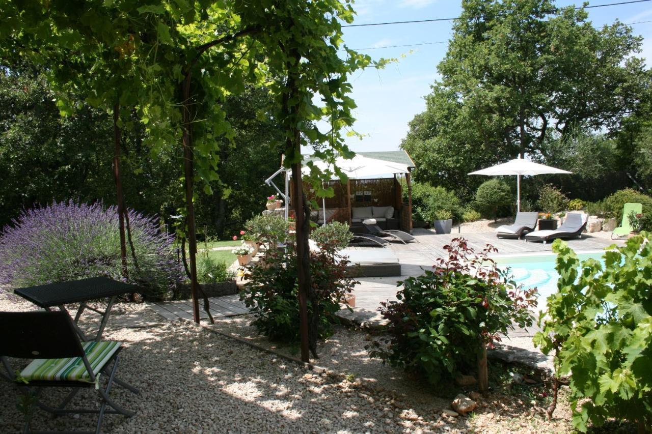 Le Mas Des Pierres Blanches Bed and Breakfast Venasque Exterior foto