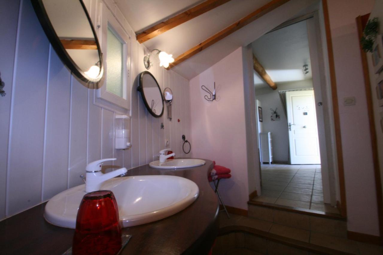 Le Mas Des Pierres Blanches Bed and Breakfast Venasque Exterior foto