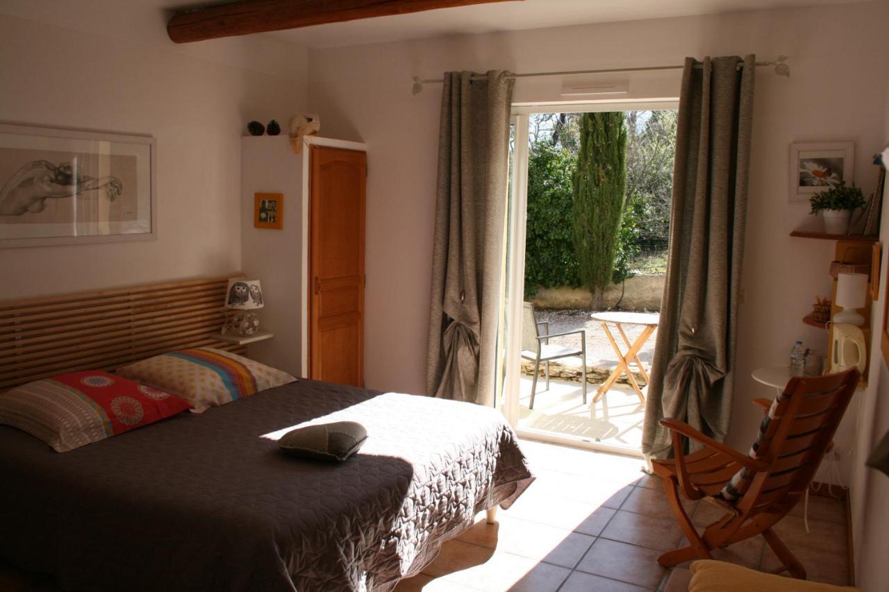Le Mas Des Pierres Blanches Bed and Breakfast Venasque Exterior foto